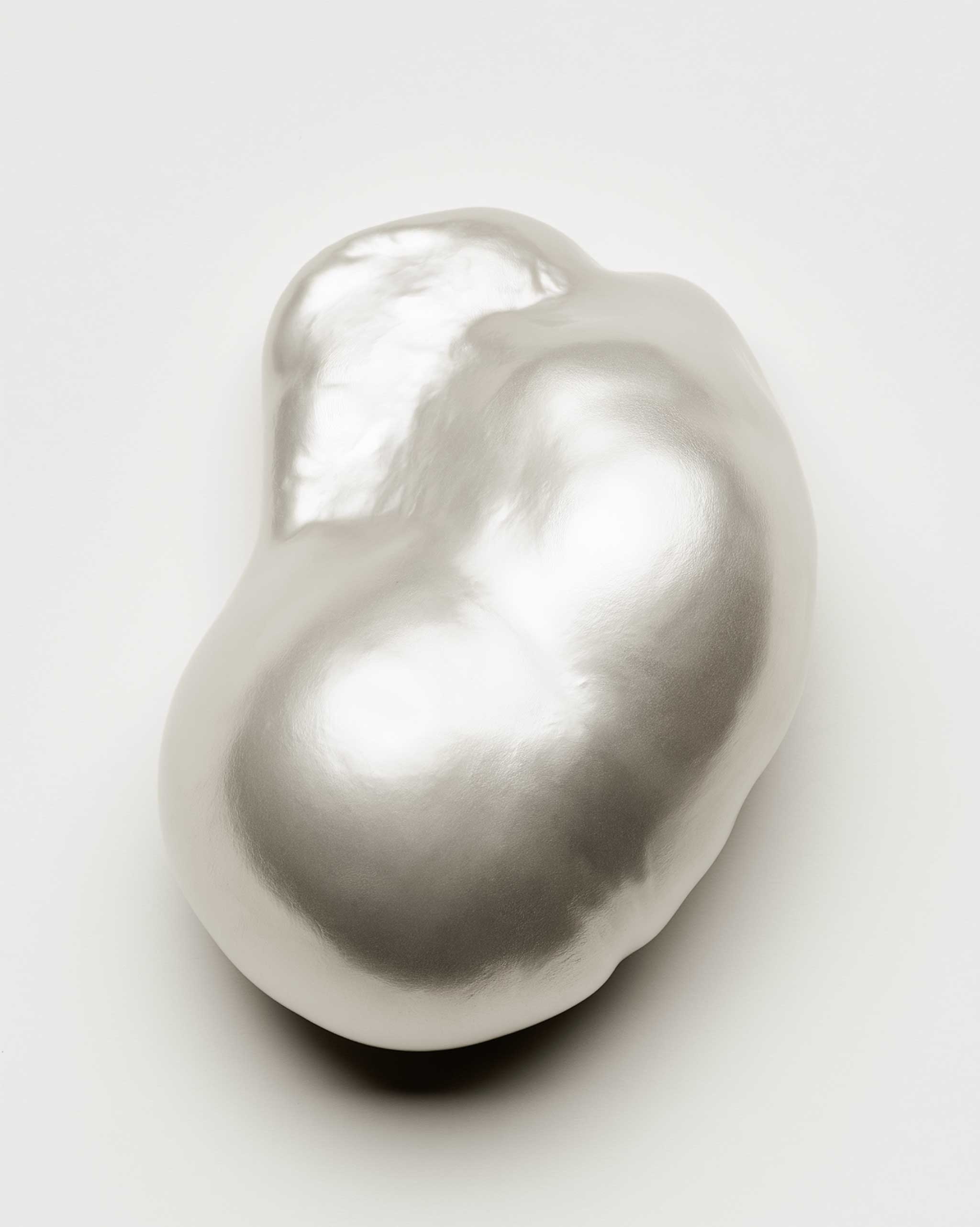 Baroque pearl on a white background representing the pearl powder ingredient in Akla fluoride free toothpaste.