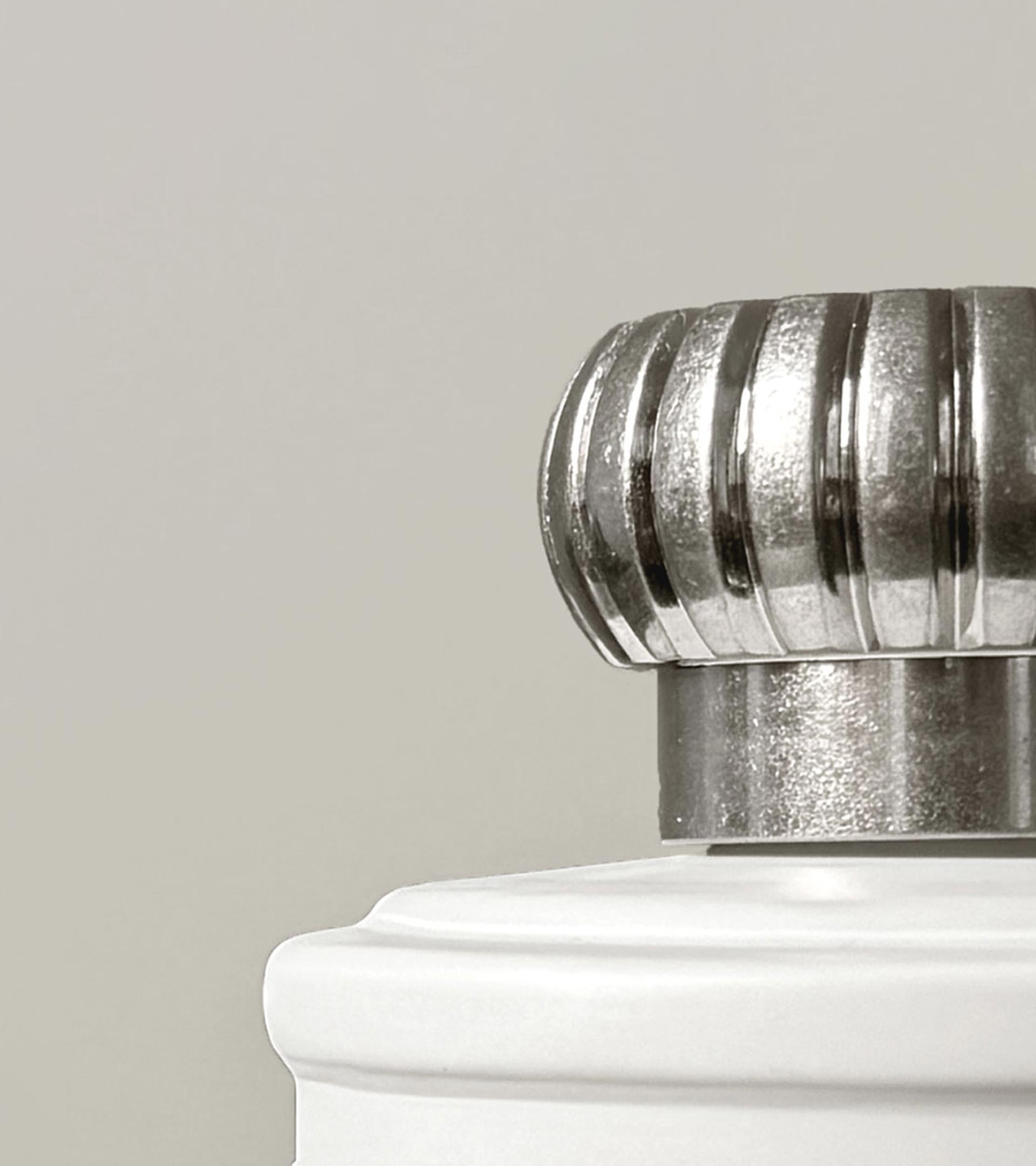 Close-up of Akla’s luxury mouthwash bottle, showcasing Swiss-crafted packaging and modern ritual in oral wellness.